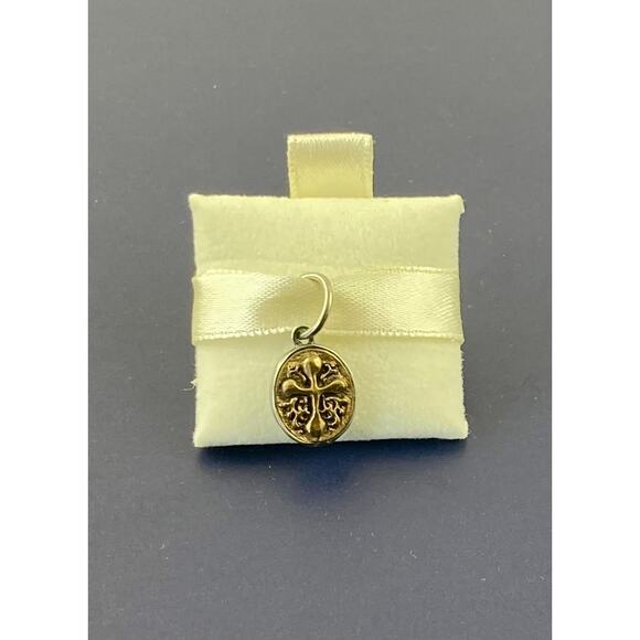Waxing poetic cross charm - Picture 2 of 3